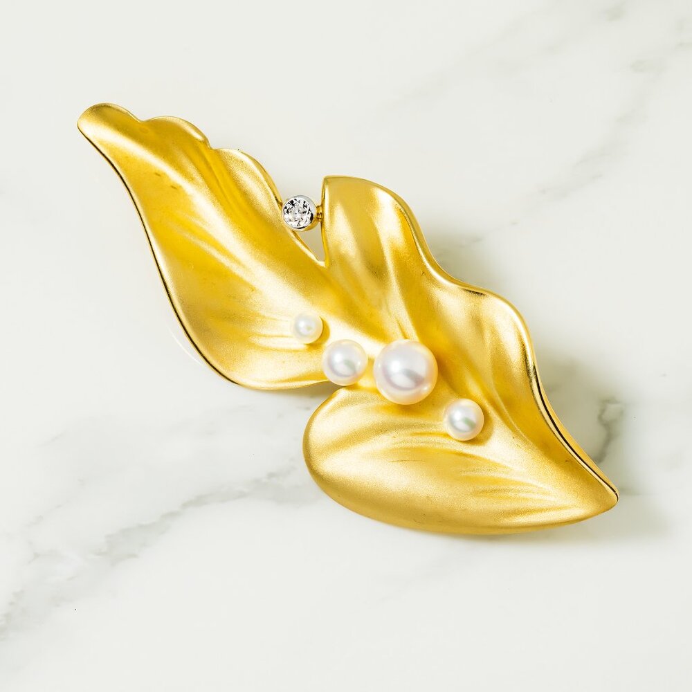 Gold Pearl & Diamond Pin